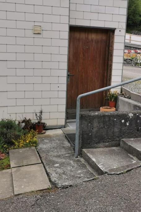 Schones Kleines Studio Mit Sitzplatz, Mitten Im Prattigau Jenaz Eksteriør billede